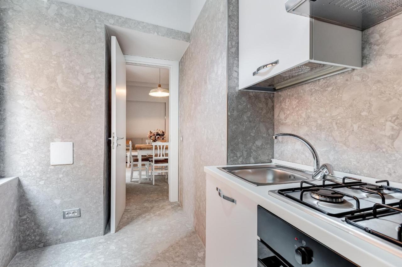 Trevi Fountain - Shabby - Romedreamhome Екстериор снимка